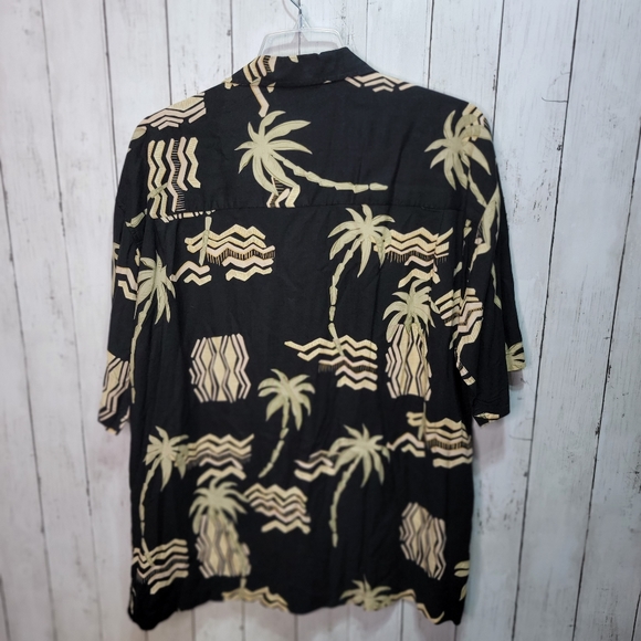 Vintage Hilo Hattie Shirt Mens XL Floral Hawaiian Button Up Black Beige Camp. - Picture 7 of 7